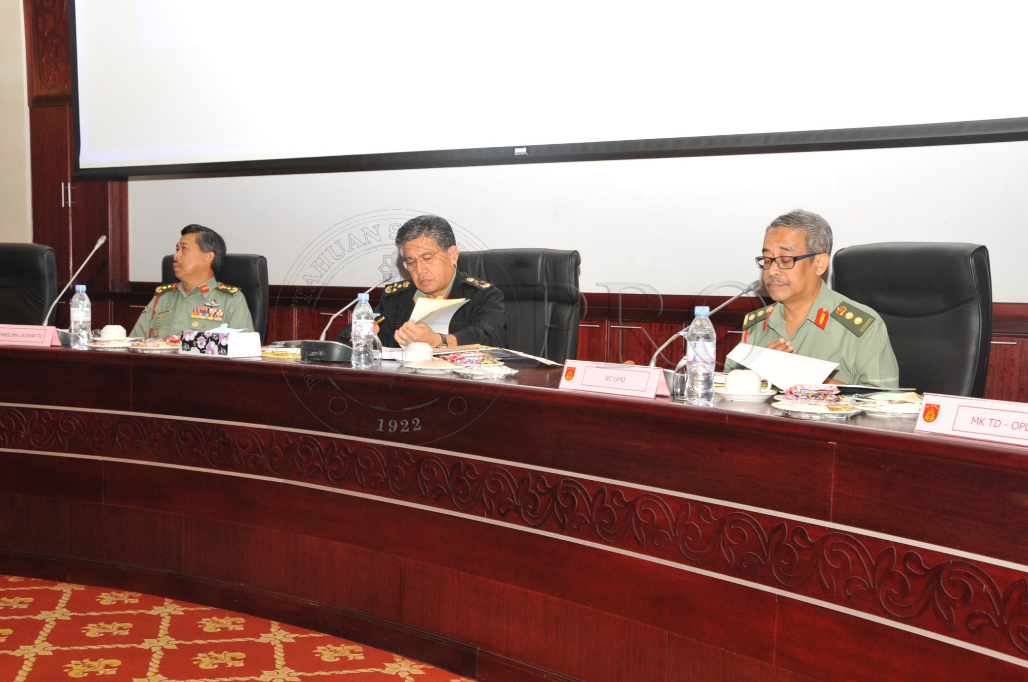 PRO 14 02 PALAPES PRO 2821